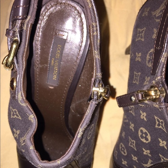 Authentic Louis Vuitton Monogram Mini Lin Ankle Boots - Picture 7 of 13
